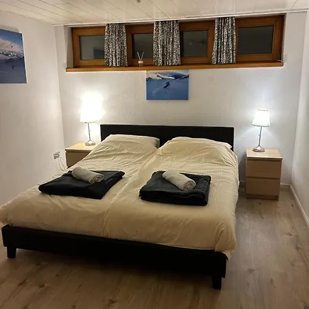 Woodyard 1 And 2 - Two Available Vakantiehuis *