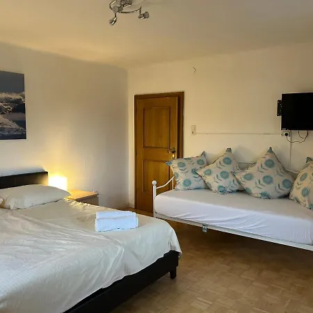 Woodyard 1 And 2 - Two Available Vakantiehuis *